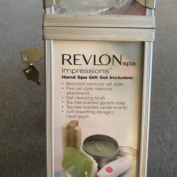 🎉2XHP🎉REVLON HAND SPA GIFT SET - Picture 15 of 16